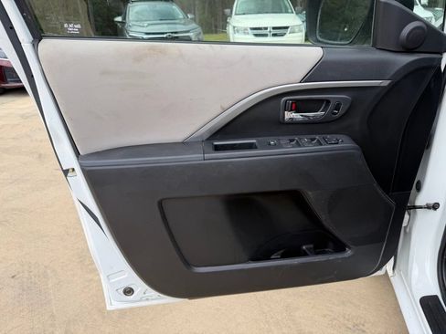 Used 2015 MAZDA MAZDA5 Sport FWD image 7