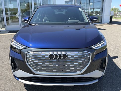 Used 2023 Audi Q4 e-tron Prestige AWD/4WD image 9