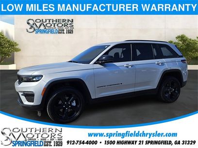Used 2025 Jeep Grand Cherokee Limited w/ Black Appearance Package