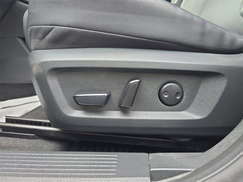 Used 2022 Nissan Rogue SV w/ SV Premium Package image 13