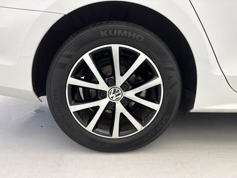 Used 2017 Volkswagen Jetta SE FWD image 8