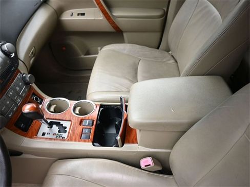 Used 2010 Toyota Highlander Limited image 31