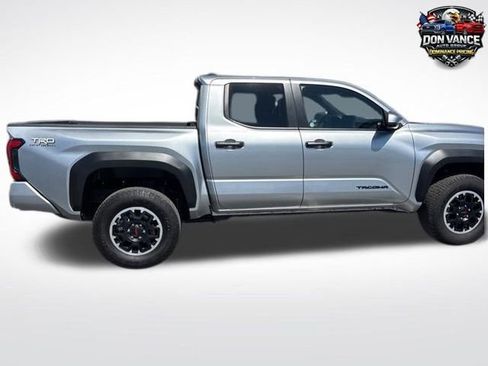 Used 2024 Toyota Tacoma TRD Off-Road AWD/4WD image 15