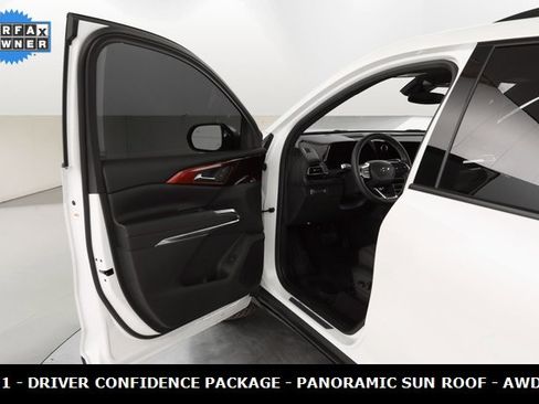 Used 2025 Chevrolet Traverse Z71 w/ Driver Confidence Package image 19