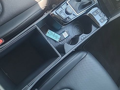 Used 2024 Kia Sportage SX image 16