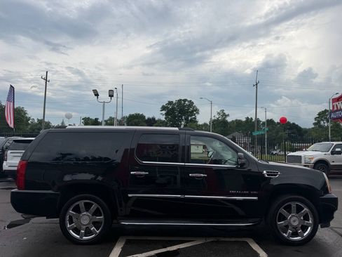 Used 2014 Cadillac Escalade ESV Luxury AWD/4WD image 4