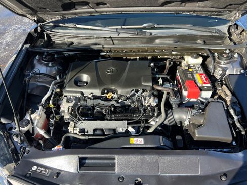 Used 2021 Toyota Camry LE image 31