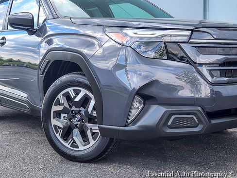 Certified 2025 Subaru Forester Premium AWD/4WD image 3