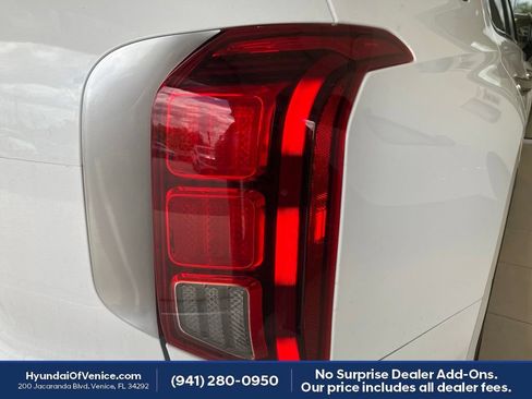 Used 2025 Hyundai Palisade SEL FWD image 14