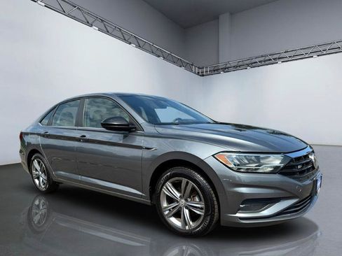 Used 2019 Volkswagen Jetta R-Line w/ R-Line Cold Weather Package FWD image 9