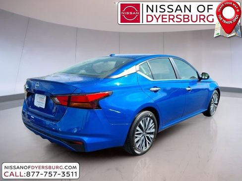 Used 2025 Nissan Altima 2.5 SV image 3