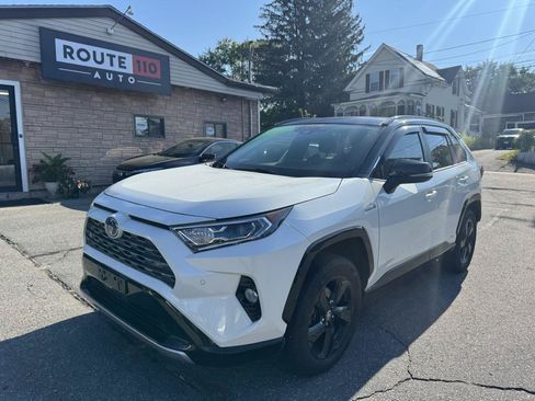 Used 2021 Toyota RAV4 XSE AWD/4WD image 2
