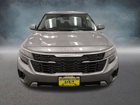 Used 2024 Kia Seltos LX AWD/4WD image 2