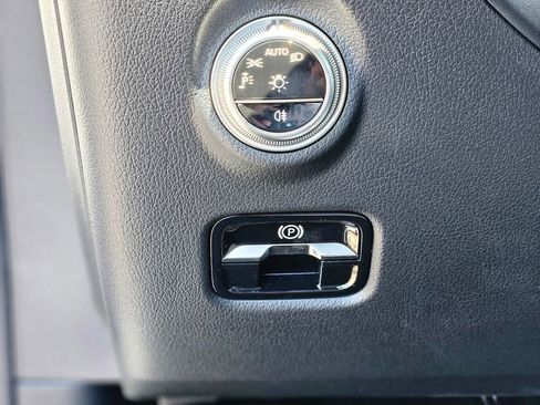 New 2026 Mercedes-Benz C 300 4MATIC Sedan image 28