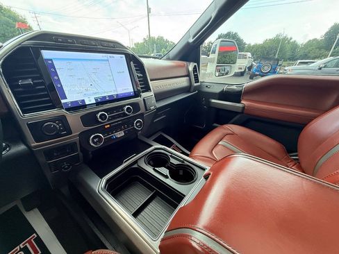 Used 2022 Ford F450 Platinum w/ FX4 Off-Road Package AWD/4WD image 36