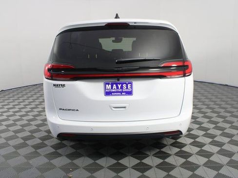 New 2026 Chrysler Pacifica Select image 26