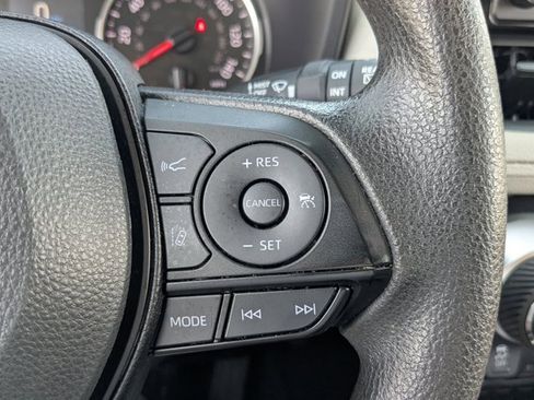 Used 2022 Toyota RAV4 XLE image 26