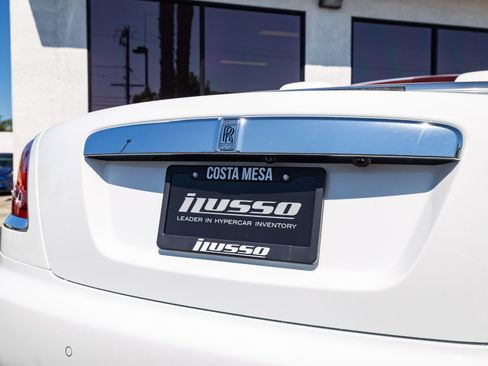 Used 2017 Rolls-Royce Dawn image 32