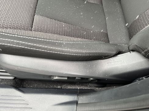 Used 2024 Subaru Outback Premium image 17