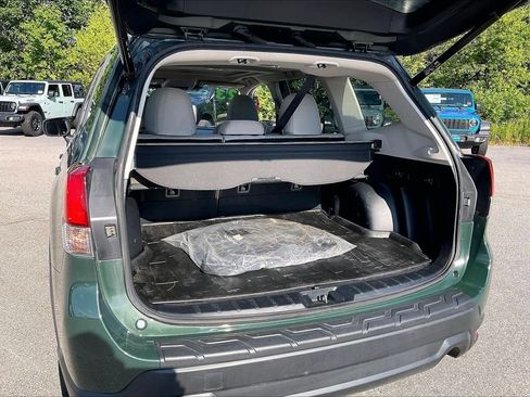 Used 2023 Subaru Forester Premium AWD/4WD image 35