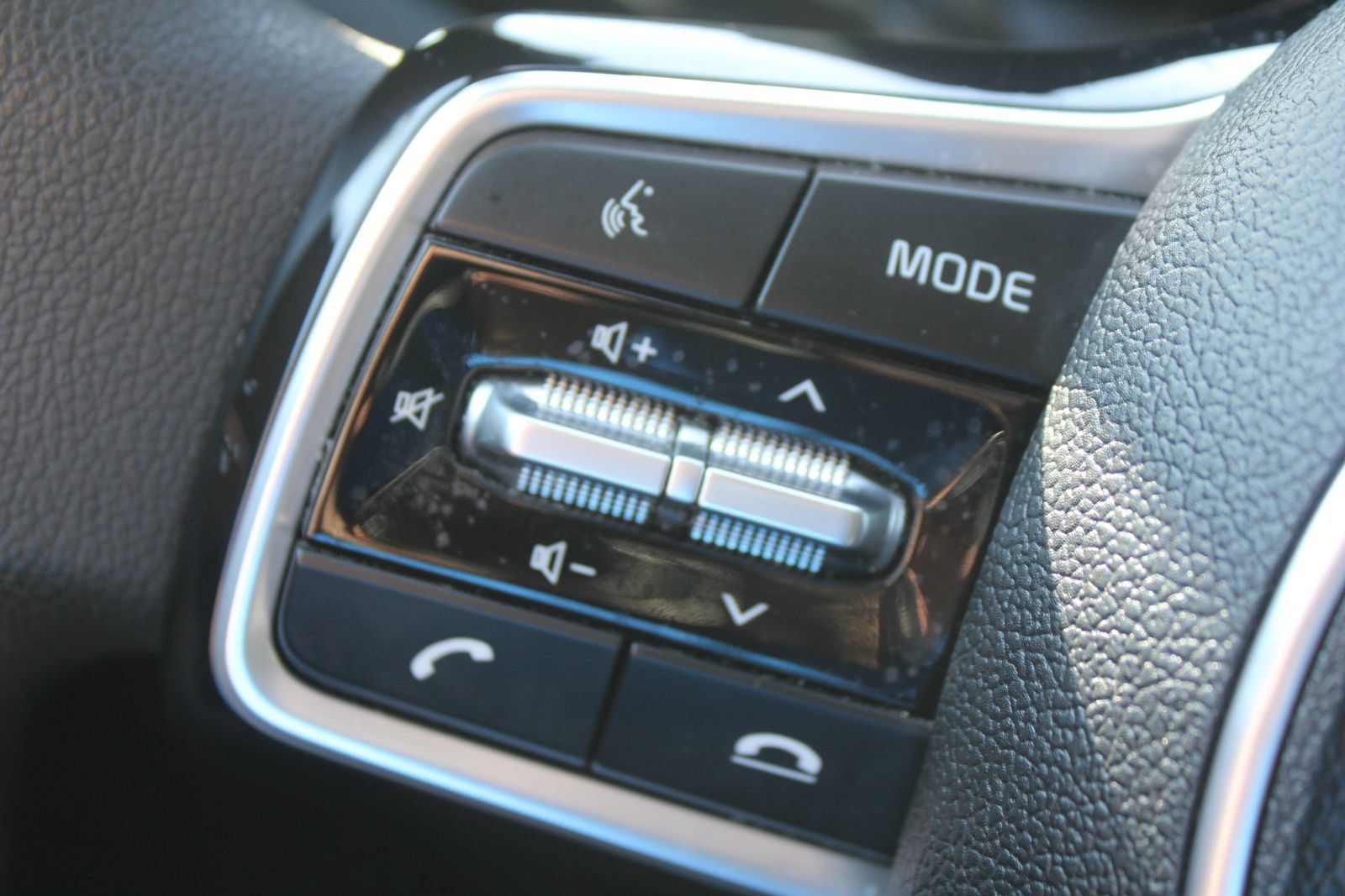 Certified 2023 Kia Sorento LX FWD image 26
