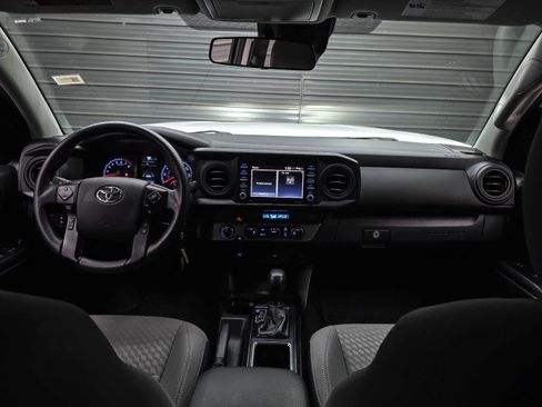 Used 2022 Toyota Tacoma SR AWD/4WD image 13