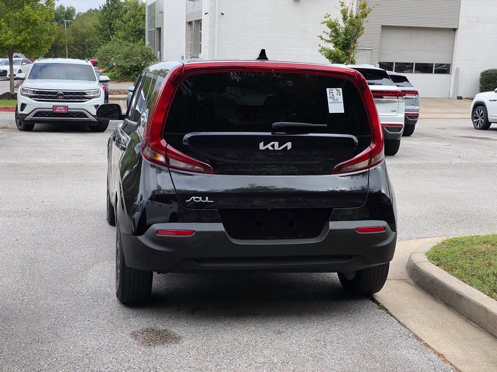 Used 2022 Kia Soul LX w/ Technology Package FWD image 5