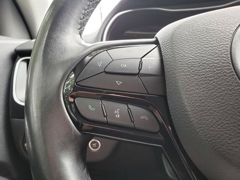 Used 2019 Jeep Cherokee Latitude Plus AWD/4WD image 20