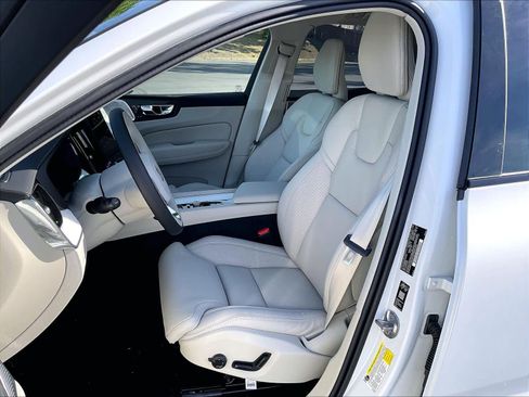 New 2026 Volvo XC60 T8 Ultra w/ Climate Package AWD/4WD image 11