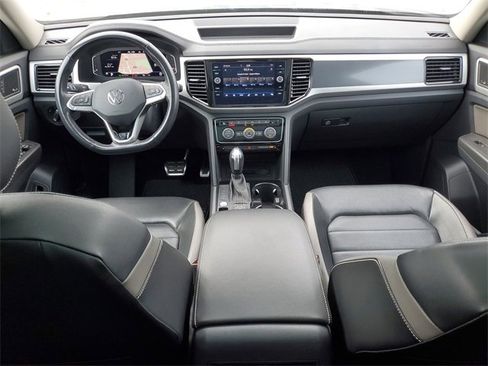 Used 2022 Volkswagen Atlas SEL Premium image 20