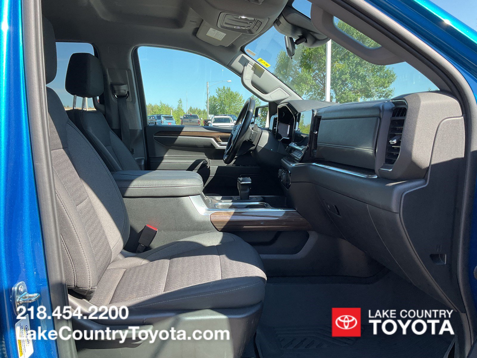 Used 2023 Chevrolet Silverado 1500 RST w/ Z71 Off-Road Package AWD/4WD image 15