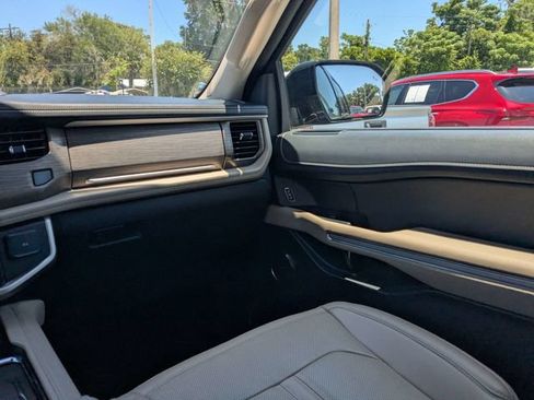 Used 2024 Ford Expedition Max Limited RWD image 17