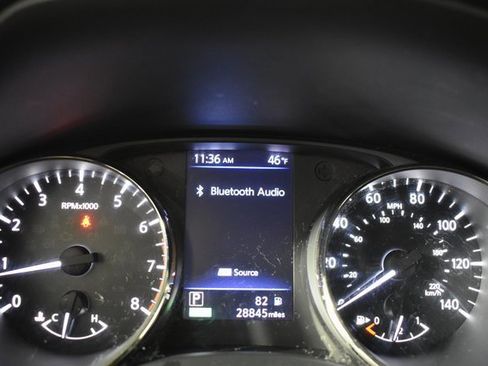 Used 2018 Nissan Rogue SV image 25