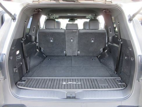 Used 2024 Lexus LX 600 4WD w/ Luxury Package image 59