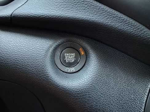 Used 2020 Jeep Cherokee Latitude Plus image 18