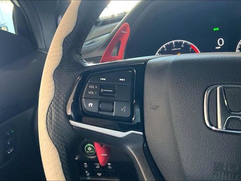 Used 2025 Honda Ridgeline Black Edition image 8