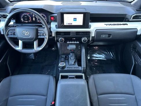 Used 2024 Toyota Tacoma TRD Off-Road image 15