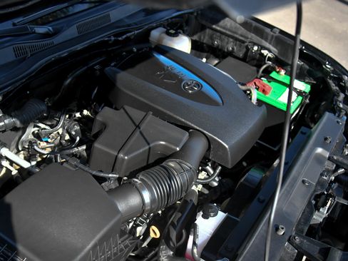 Used 2023 Toyota Tacoma TRD Off-Road w/ Technology Package image 44