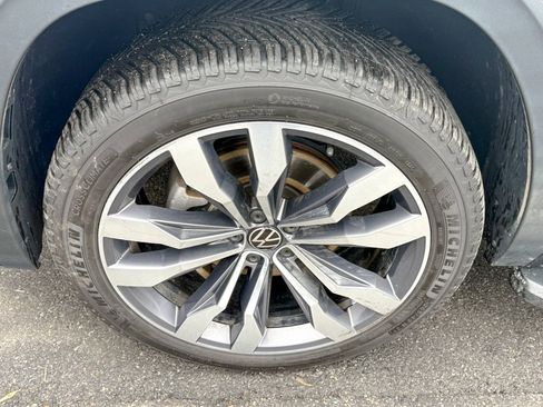 Used 2021 Volkswagen Atlas SEL R-Line image 10