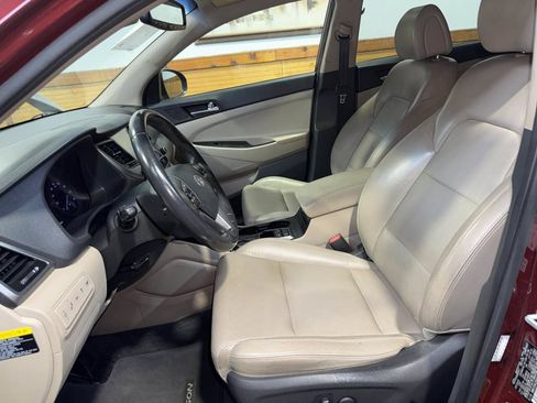 Used 2016 Hyundai Tucson Limited w/ Option Group 03 FWD image 17