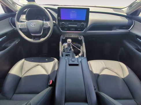 New 2026 Toyota Grand Highlander AWD image 10