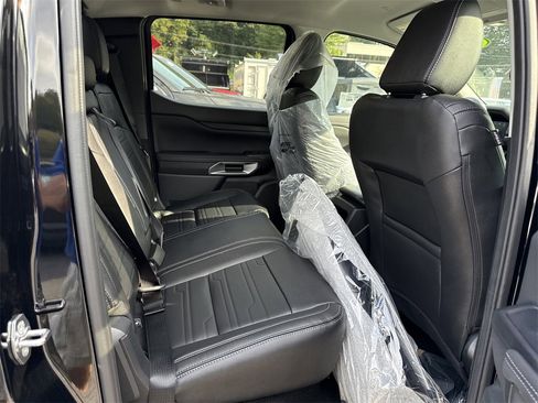 New 2025 Ford Ranger Lariat w/ Chrome Accent Package image 29