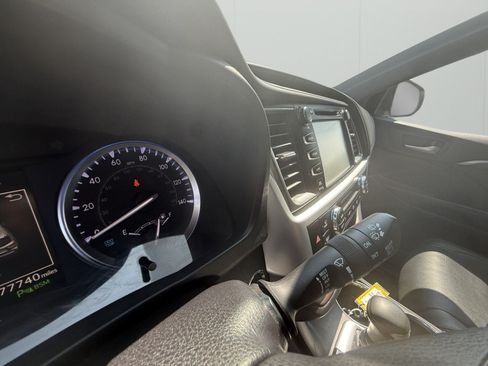 Used 2019 Toyota Highlander Limited AWD/4WD image 21