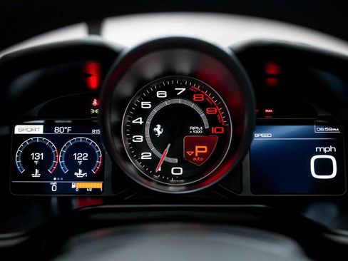 Used 2019 Ferrari Portofino RWD image 51