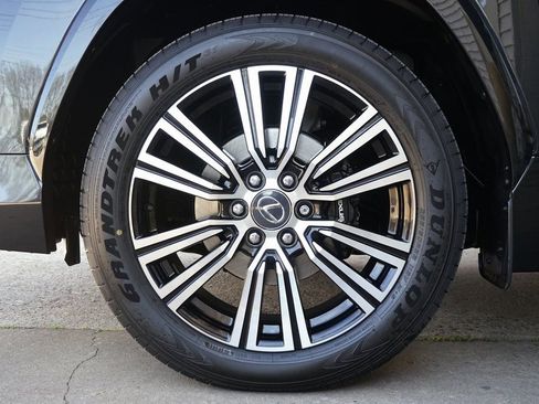 Used 2026 Lexus LX 600 4WD w/ Accessory Package (Z1) image 39