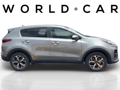 Used 2021 Kia Sportage LX w/ LX Fwd Popular Package image 2