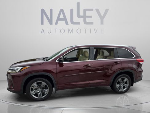 Used 2017 Toyota Highlander Limited Platinum AWD/4WD image 2