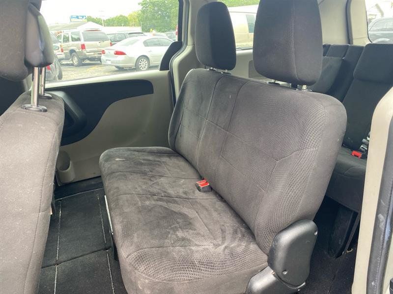 Used 2013 Dodge Grand Caravan American Value Package w/ UConnect Hands-Free Group FWD image 9