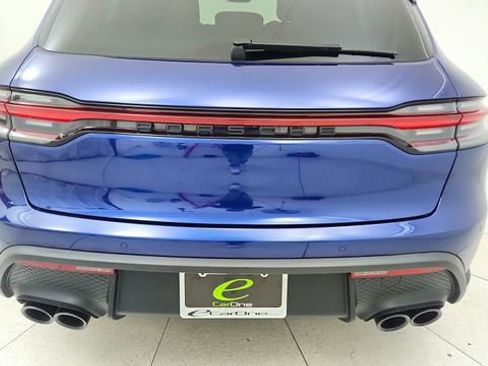 Used 2024 Porsche Macan image 12