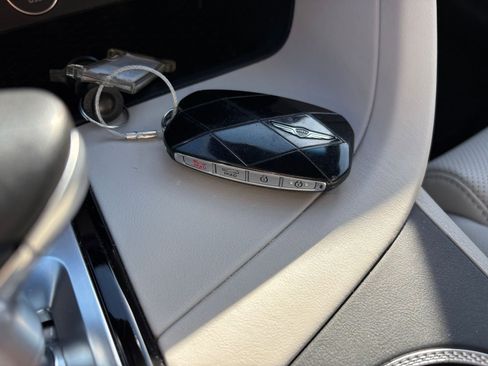 Used 2025 Genesis G70 2.5T image 23